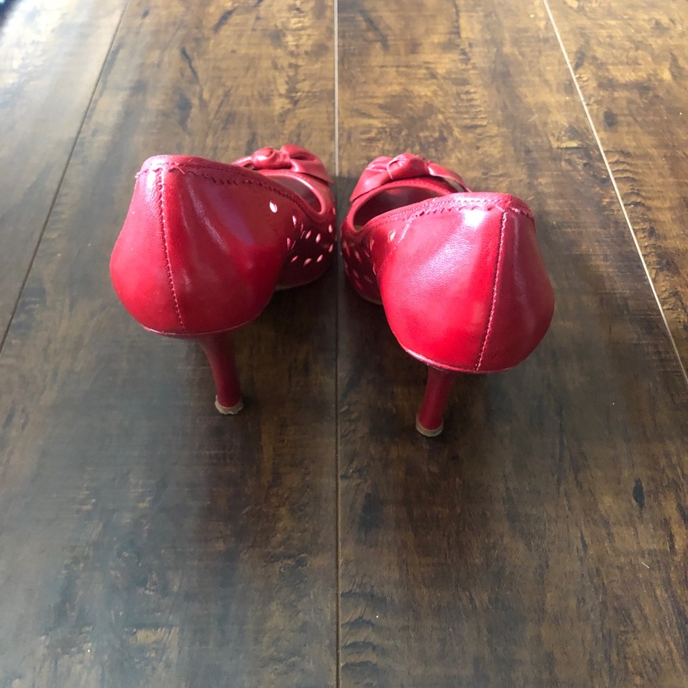 Guess peep toe Pump in Red - Picture 4 of 6